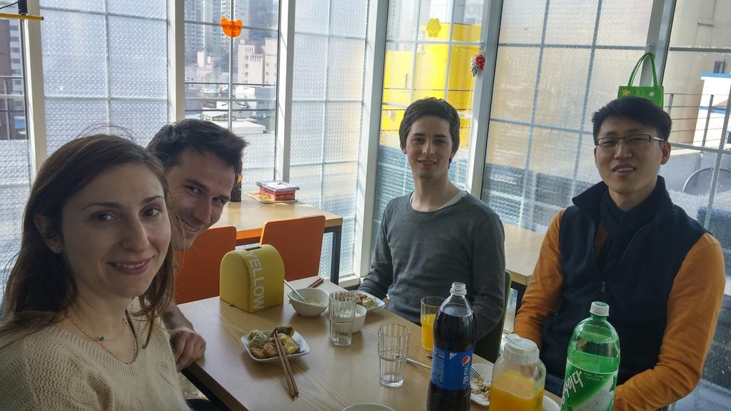 D.H Sinchon Guesthouse Сеул Екстериор снимка