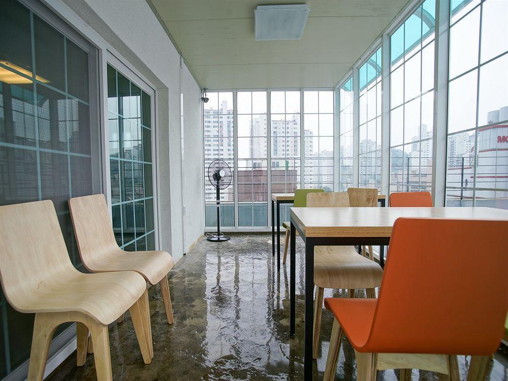 D.H Sinchon Guesthouse Сеул Екстериор снимка