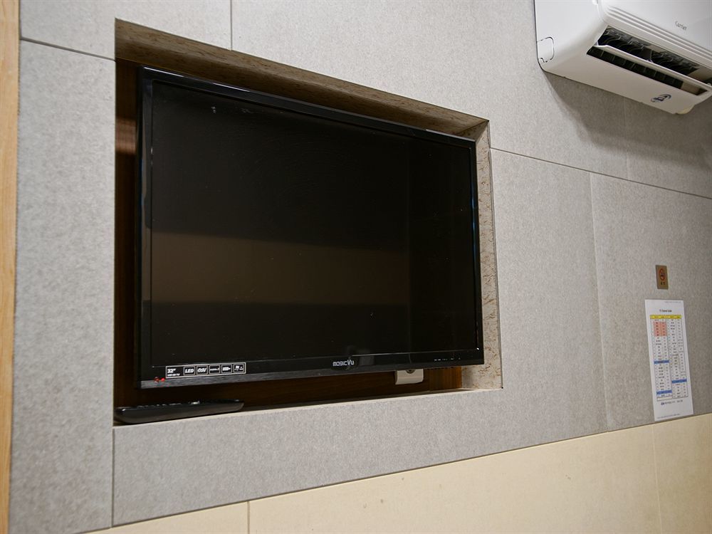 D.H Sinchon Guesthouse Сеул Екстериор снимка