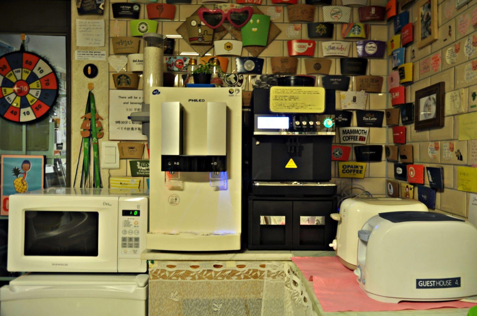 D.H Sinchon Guesthouse Сеул Екстериор снимка